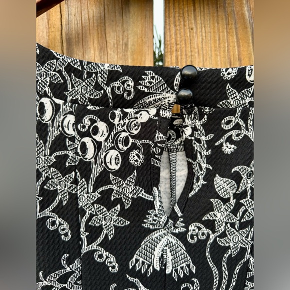 HAANI Dress Red Black Floral Sleeveless  PXL - Picture 7 of 9